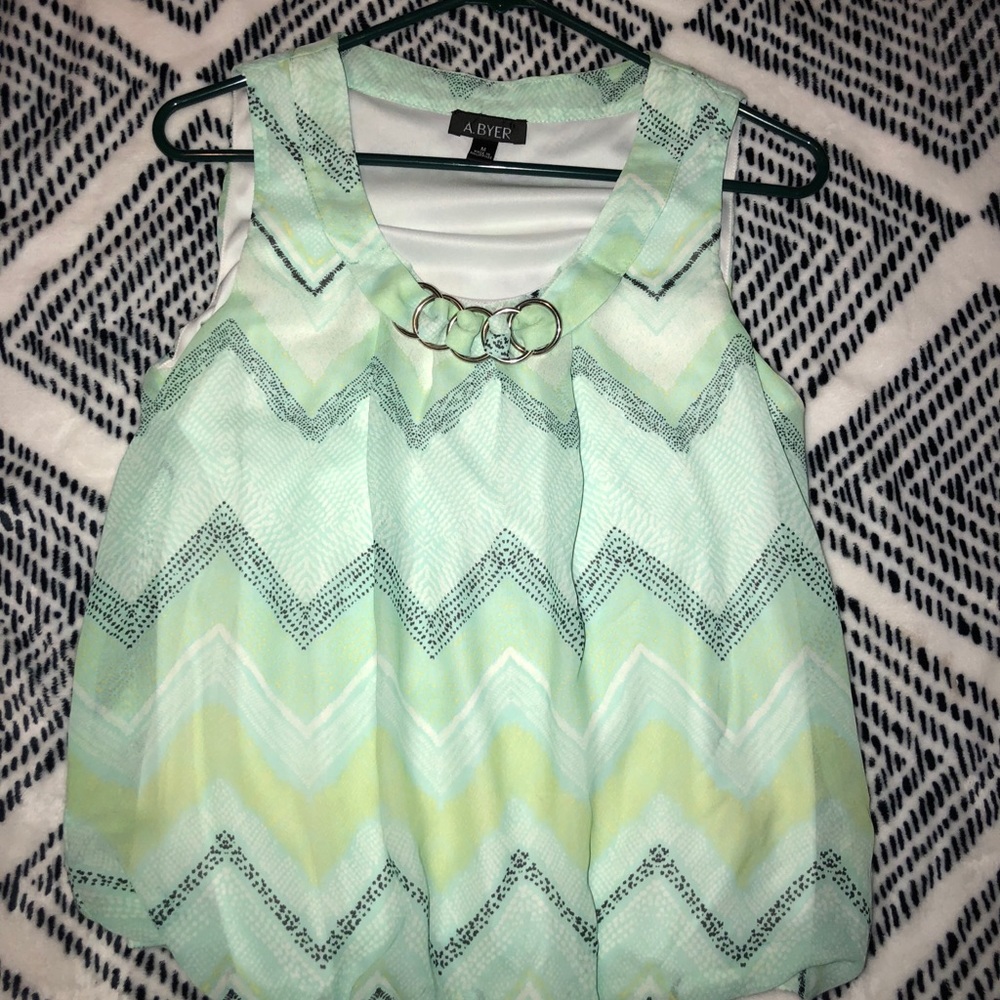 Chevron top